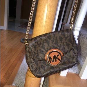 MICHAEL KORS CROSS BODY